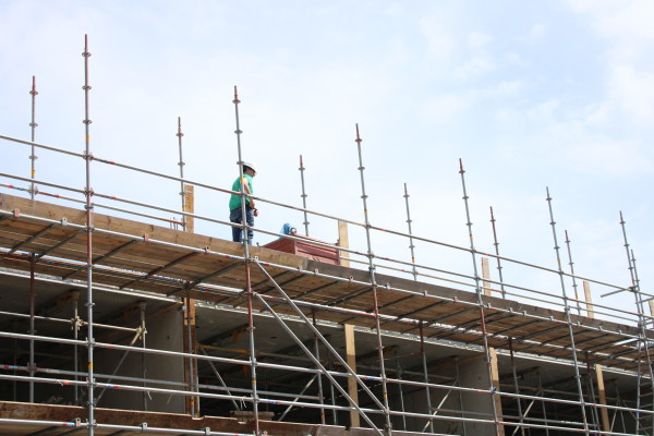 ‘Vallen van hoogte’ staat steevast in de top vijf van risico’s bij werken in de bouw.