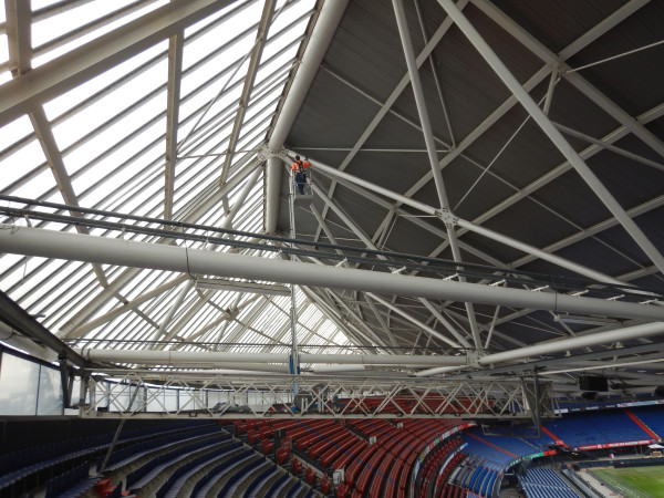 Ingenieursbureau Iv voert periodieke inspecties uit in Feyenoordstadion De Kuip.